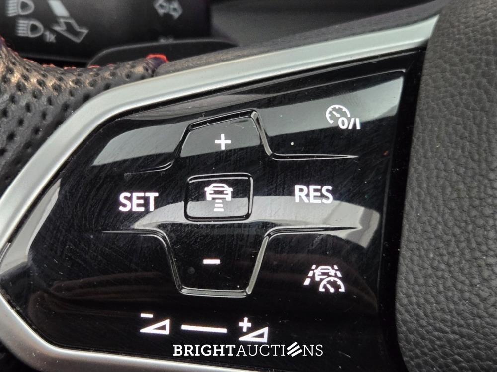 Volkswagen Golf GTI 45 Jahre Edition 2.0 TSI 301pk 2022, T-520-ZK