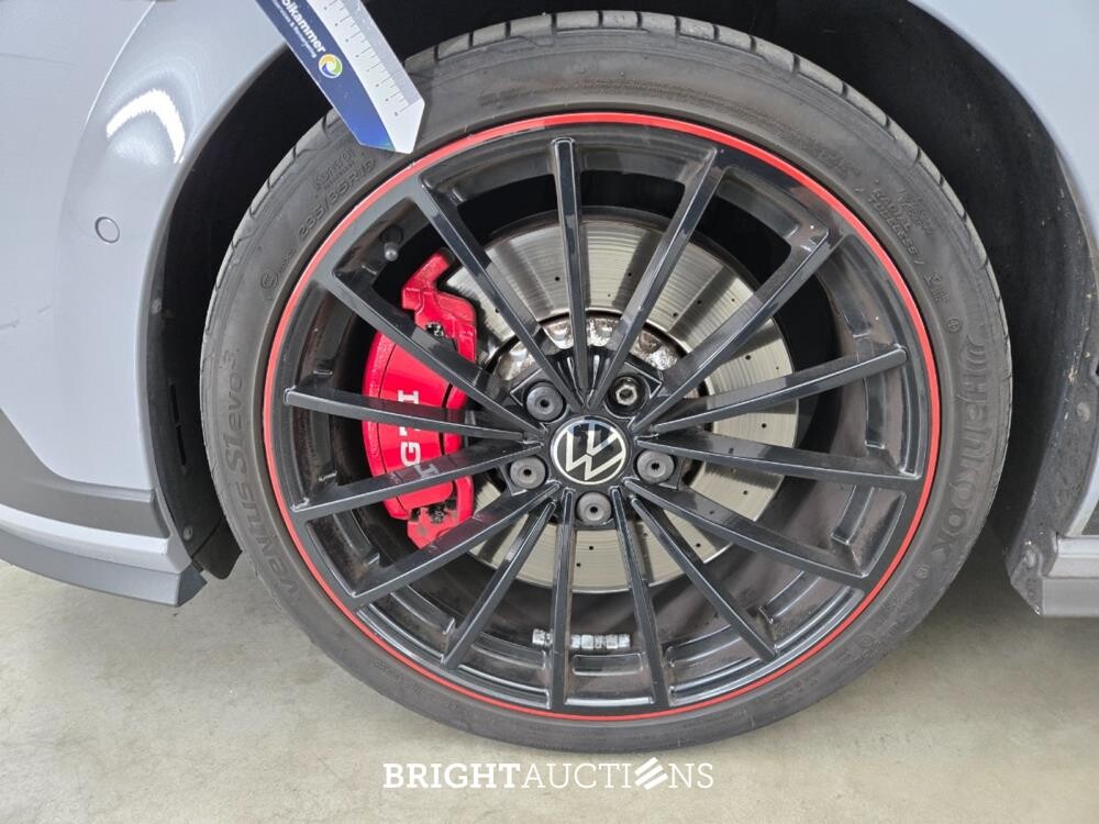 Volkswagen Golf GTI 45 Jahre Edition 2.0 TSI 301pk 2022, T-520-ZK