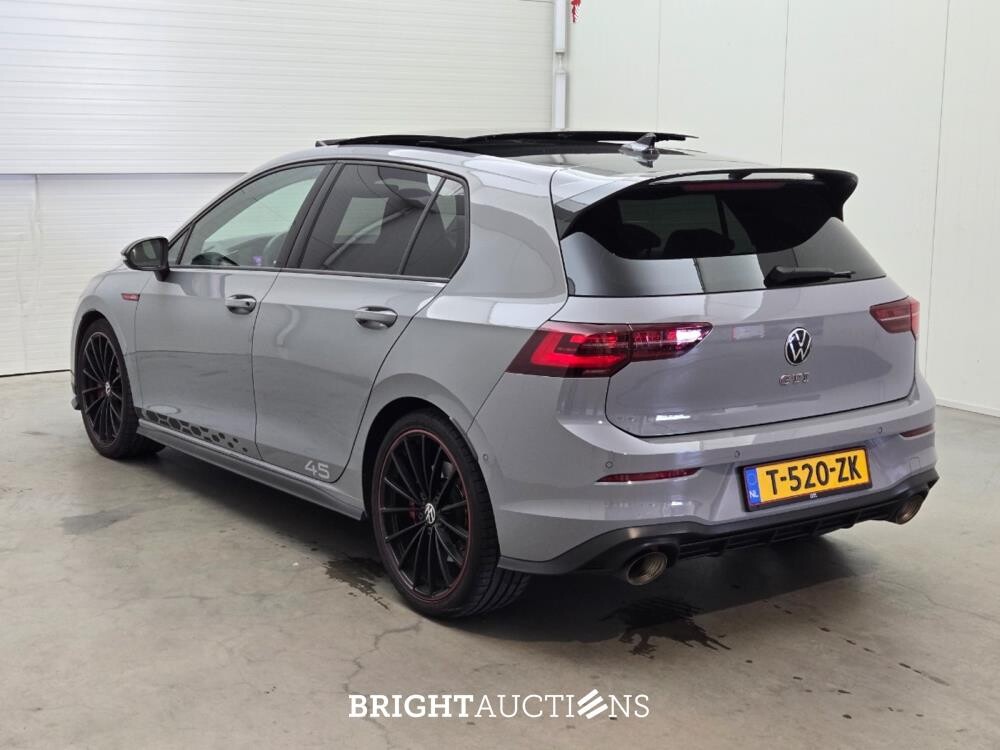 Volkswagen Golf GTI 45 Jahre Edition 2.0 TSI 301pk 2022, T-520-ZK