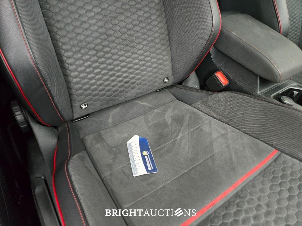 Volkswagen Golf GTI 45 Jahre Edition 2.0 TSI 301pk 2022, T-520-ZK