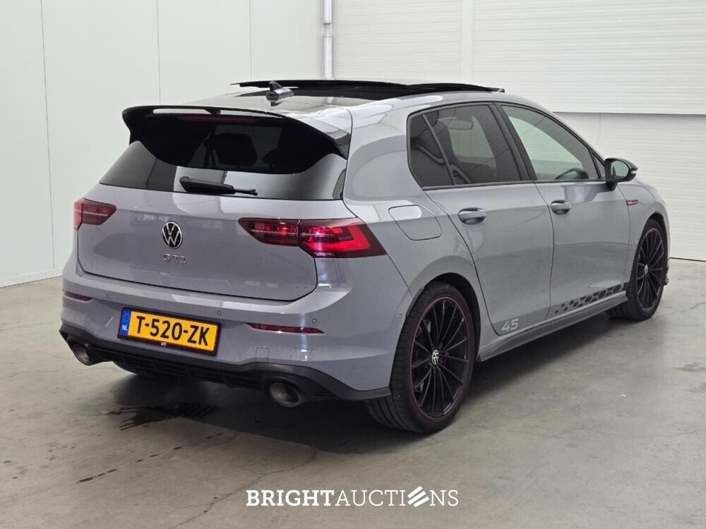 Volkswagen Golf GTI 45 Jahre Edition 2.0 TSI 301pk 2022, T-520-ZK
