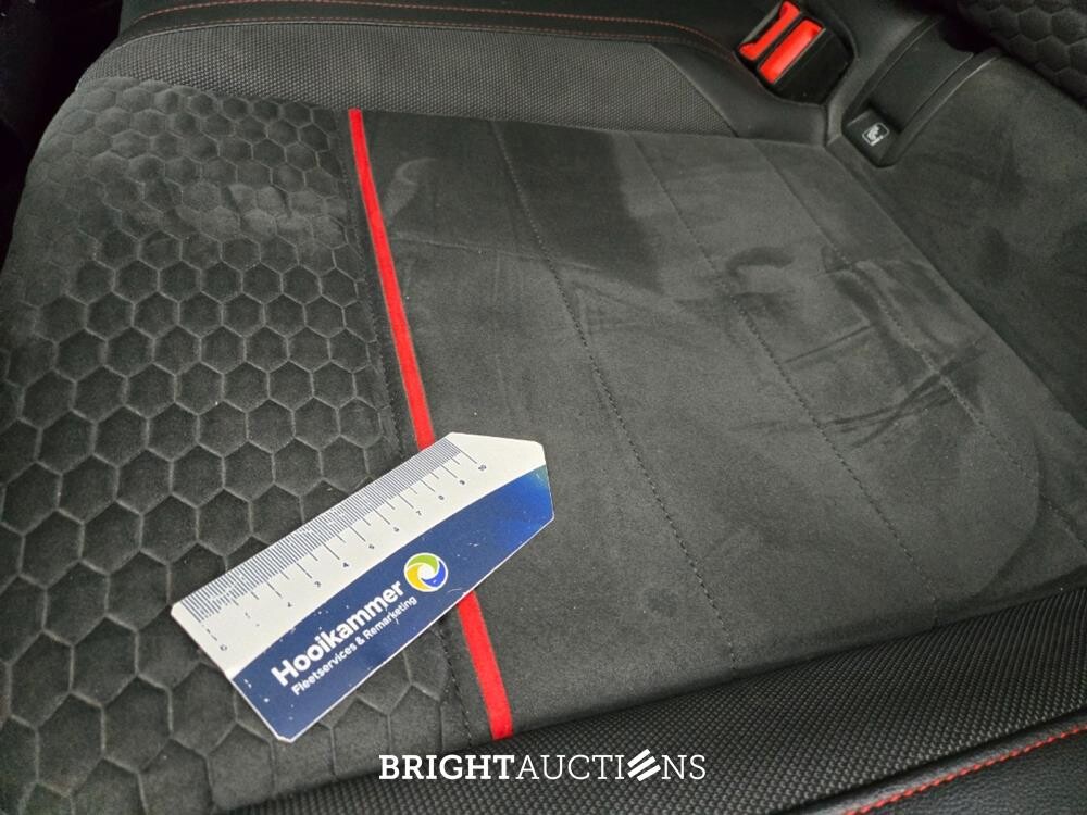 Volkswagen Golf GTI 45 Jahre Edition 2.0 TSI 301pk 2022, T-520-ZK