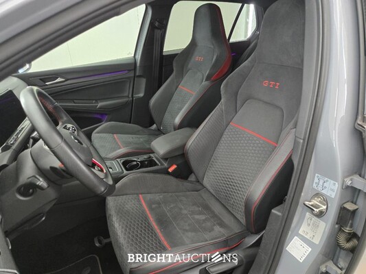 Volkswagen Golf GTI 45 Jahre Edition 2.0 TSI 301pk 2022, T-520-ZK