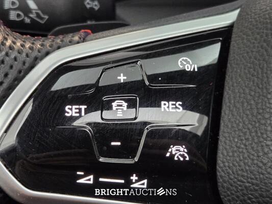 Volkswagen Golf GTI 45 Jahre Edition 2.0 TSI 301pk 2022, T-520-ZK