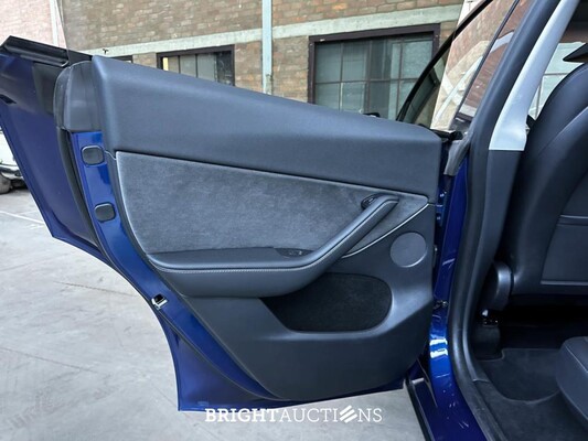 2022 Tesla Model Y Allradantrieb, 347 pk