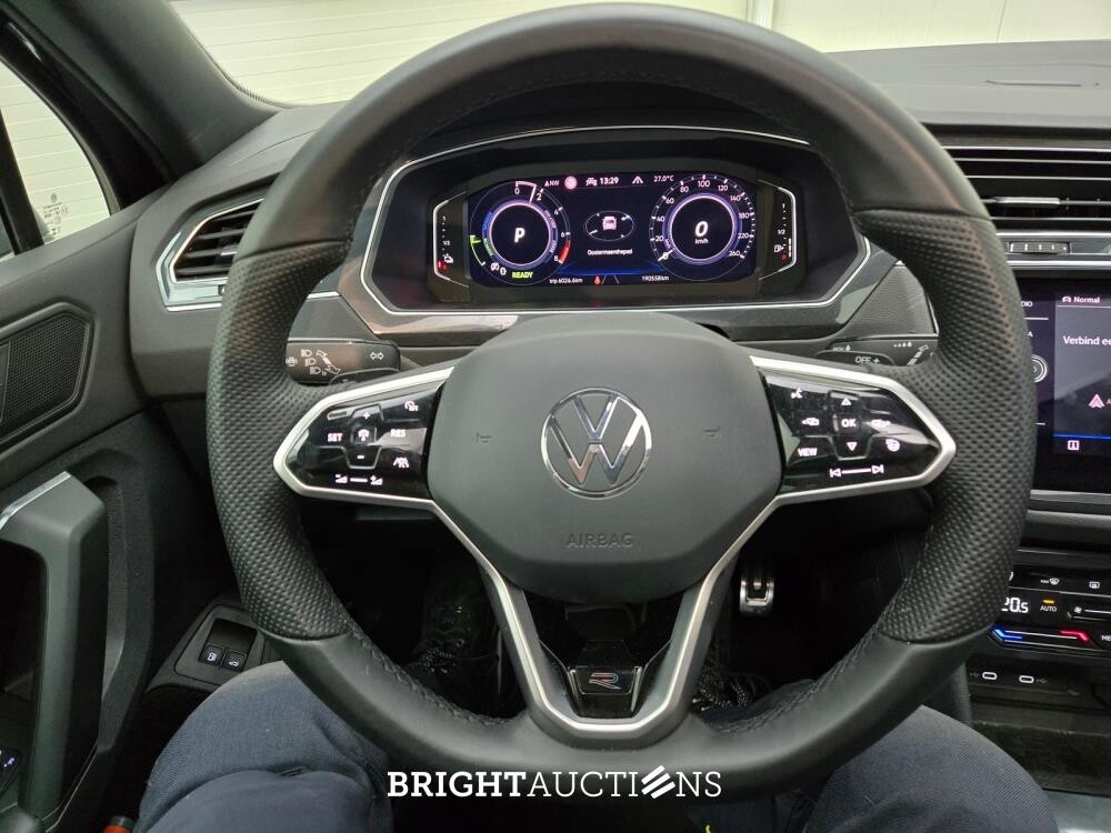 Volkswagen Tiguan eHybrid R-Line Business 1.4 TSI 265pk 2023 (Origineel-NL), T-243-DH