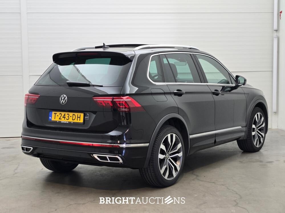 Volkswagen Tiguan eHybrid R-Line Business 1.4 TSI 265pk 2023 (Origineel-NL), T-243-DH