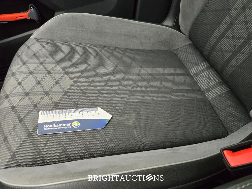 Volkswagen Tiguan eHybrid R-Line Business 1.4 TSI 265pk 2023 (Origineel-NL), T-243-DH