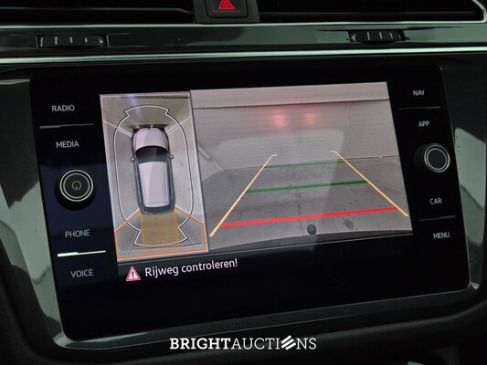 Volkswagen Tiguan eHybrid R-Line Business 1.4 TSI 265pk 2023 (Origineel-NL), T-243-DH