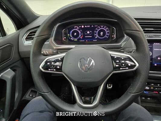 Volkswagen Tiguan eHybrid R-Line Business 1.4 TSI 265pk 2023 (Origineel-NL), T-243-DH