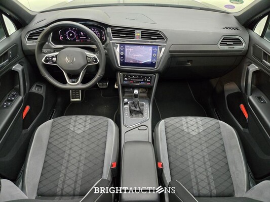 Volkswagen Tiguan eHybrid R-Line Business 1.4 TSI 265pk 2023 (Origineel-NL), T-243-DH