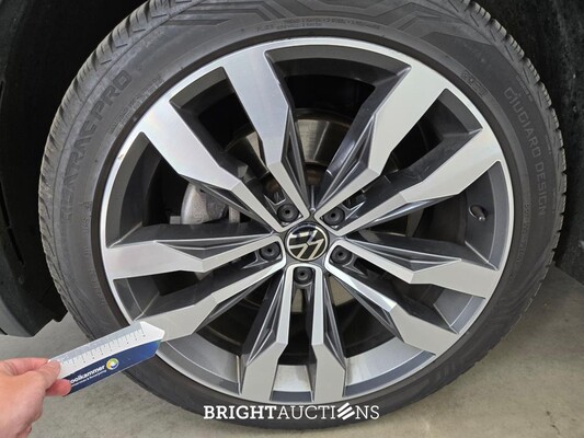 Volkswagen Tiguan eHybrid R-Line Business 1.4 TSI 265pk 2023 (Origineel-NL), T-243-DH