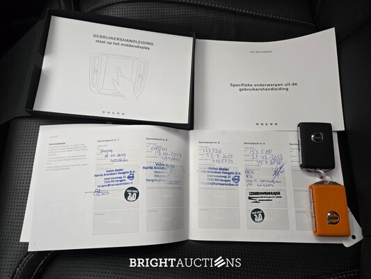 Volvo V90 T6 Plug-in Hybrid Ultimate Bright 2.0 AWD 398pk 2022 (Origineel-NL), P-982-ZL