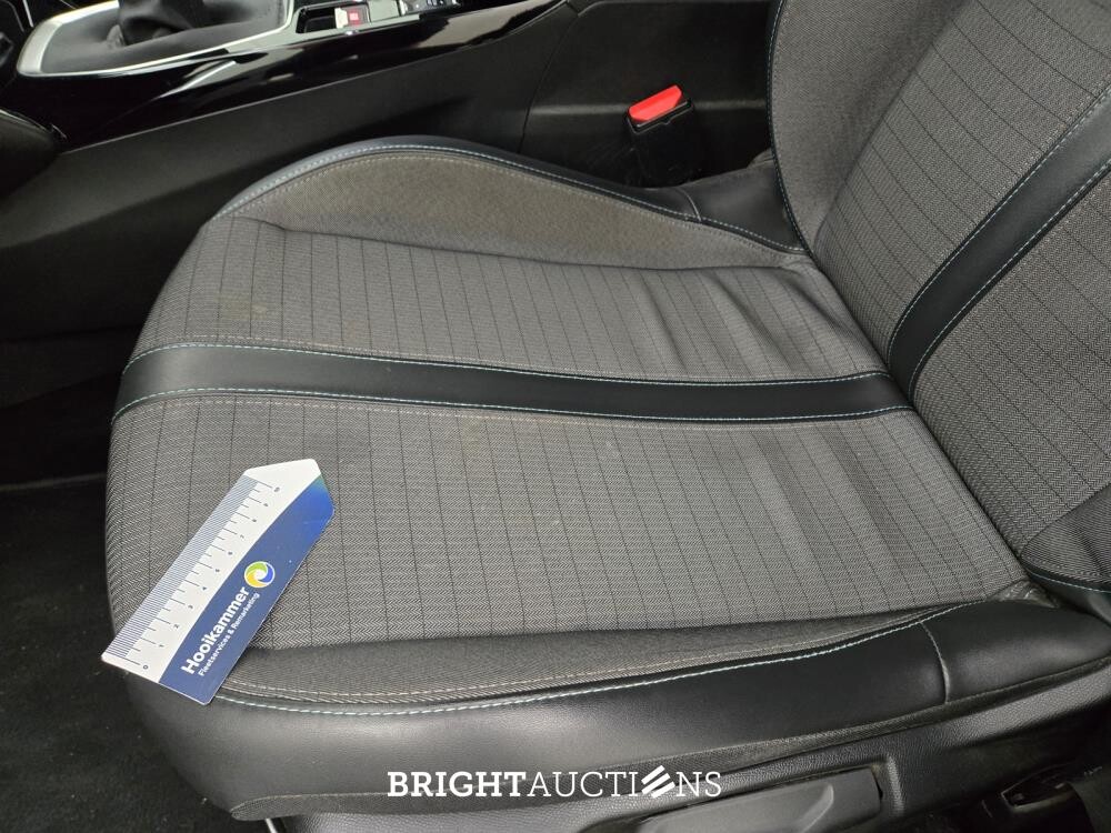 Peugeot 2008 Blue Lease Allure 1.2 PureTech 131pk 2021 (Origineel-NL), L-092-XD