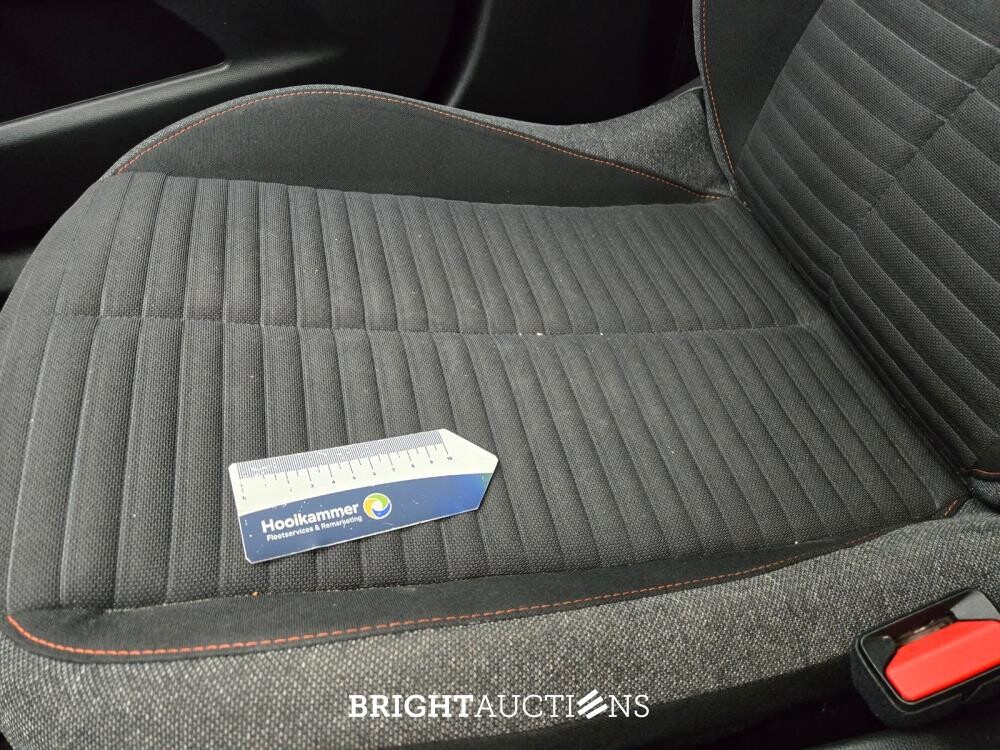 Peugeot 2008 Blue Lease Active 1.2 PureTech 102pk 2021 (Origineel-NL), K-828-KD