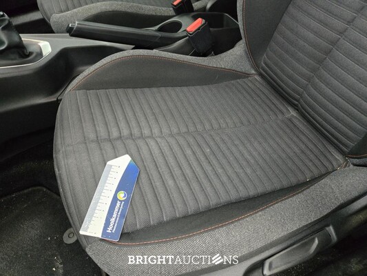 Peugeot 2008 Blue Lease Active 1.2 PureTech 102pk 2021 (Origineel-NL), K-828-KD