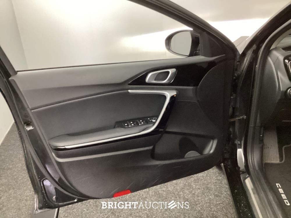 Kia Ceed Sportswagon PHEV DynamicPlusLine 1.6 GDi 165pk 2021 (Origineel-NL), L-674-JP