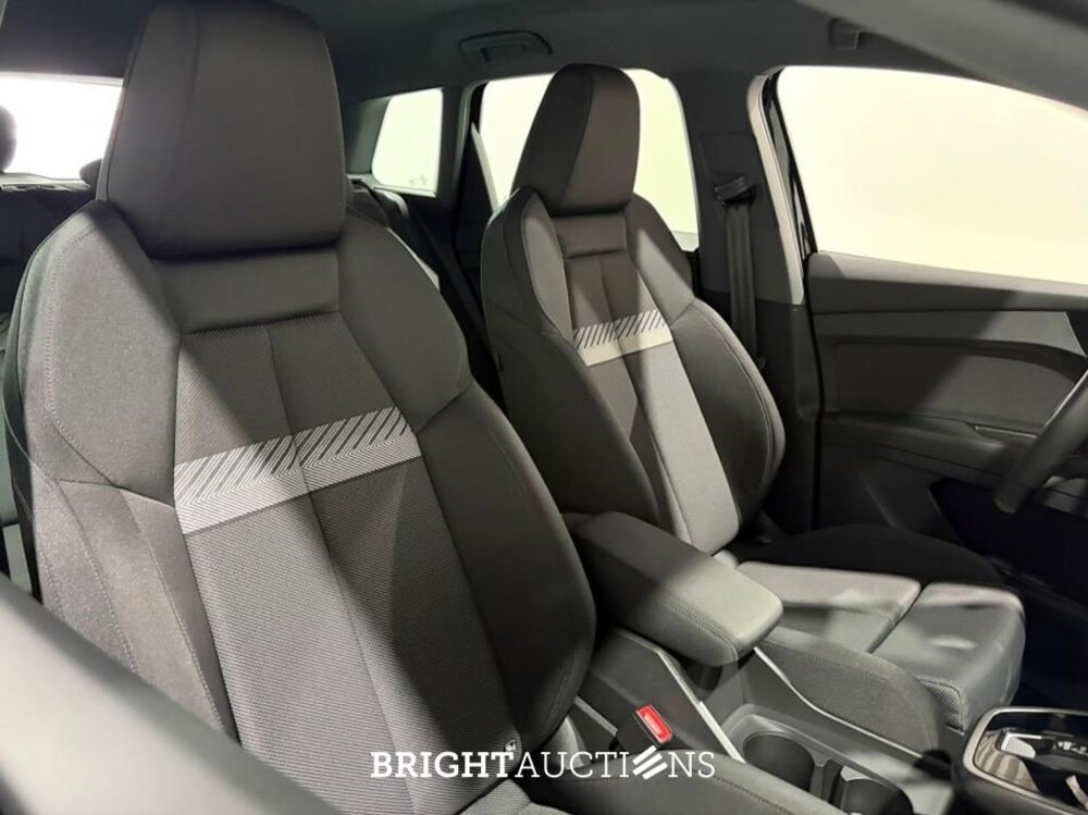 Audi Q4 e-tron 40 Advanced edition 77 kWh 204pk 2023 (Origineel-NL), T-429-FB