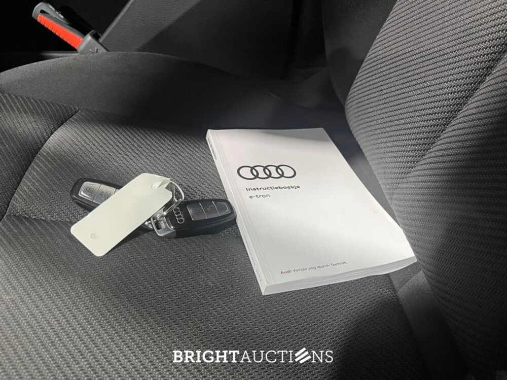 Audi e-tron 55 edition Quattro 95 kWh 408pk 2022 (Origineel-NL), R-323-TH