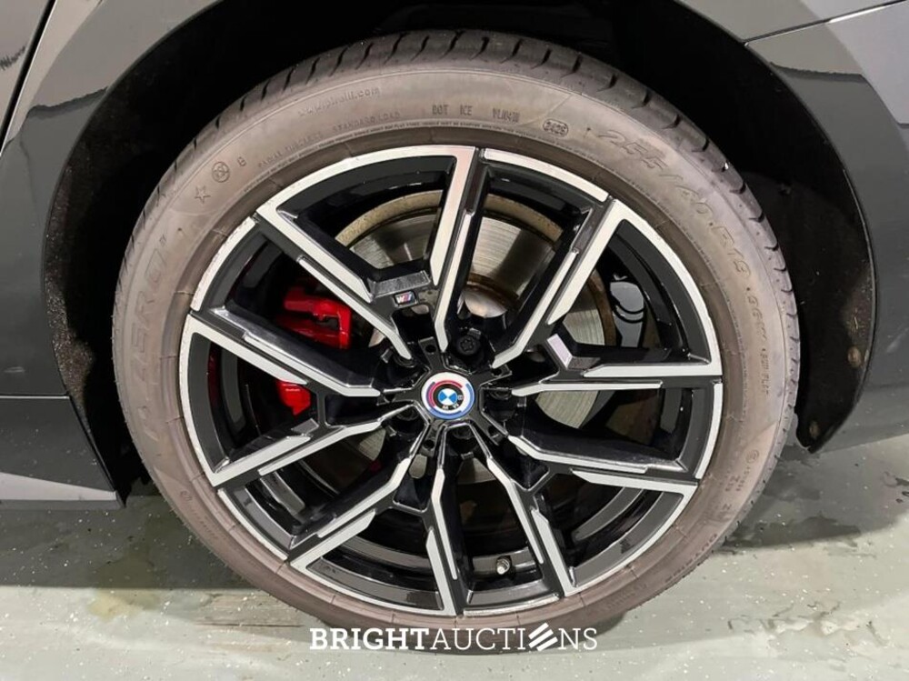 BMW i4 eDrive40 High Executive M-pakket 84 kWh 340pk 2022 (Origineel-NL), P-852-VB