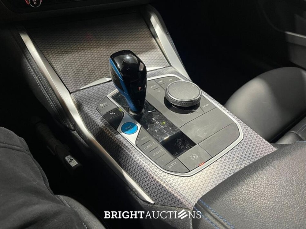 BMW i4 eDrive40 High Executive M-pakket 84 kWh 340pk 2022 (Origineel-NL), P-852-VB