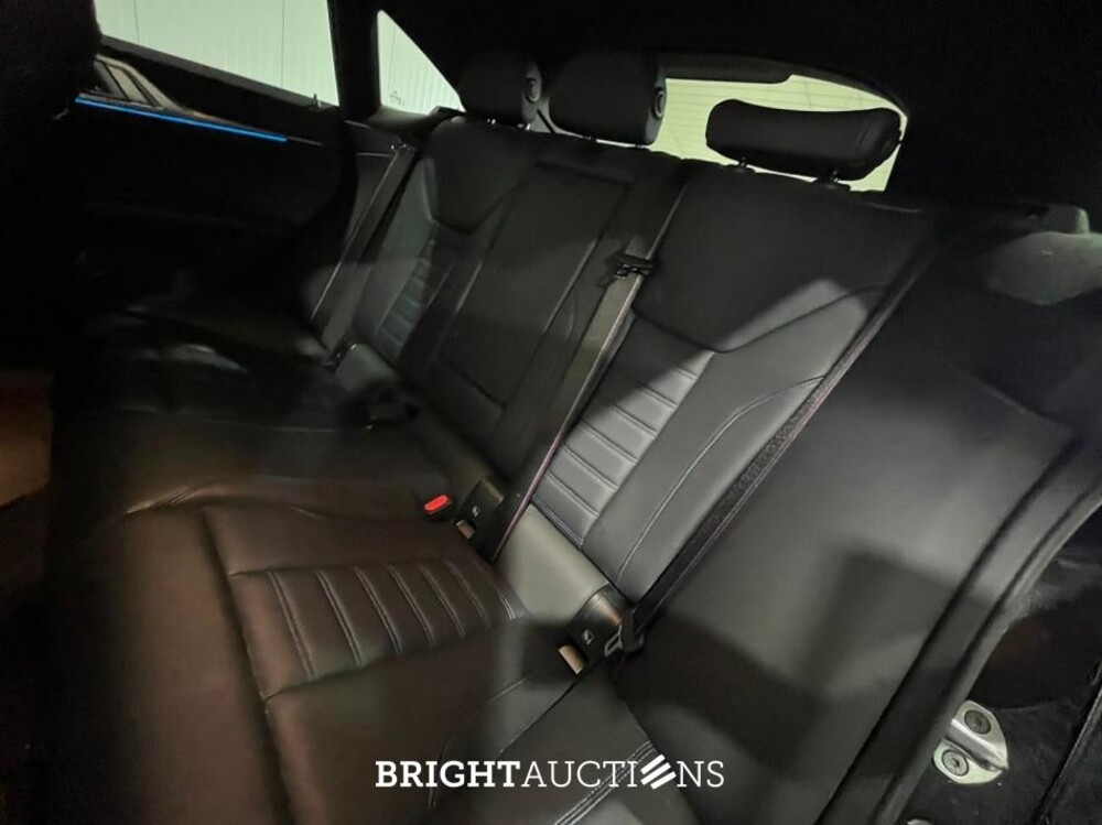 BMW i4 eDrive40 High Executive M-pakket 84 kWh 340pk 2022 (Origineel-NL), P-852-VB