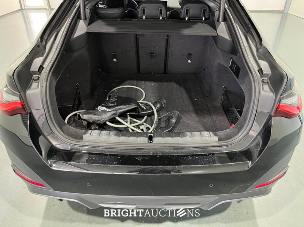 BMW i4 eDrive40 High Executive M-pakket 84 kWh 340pk 2022 (Origineel-NL), P-852-VB