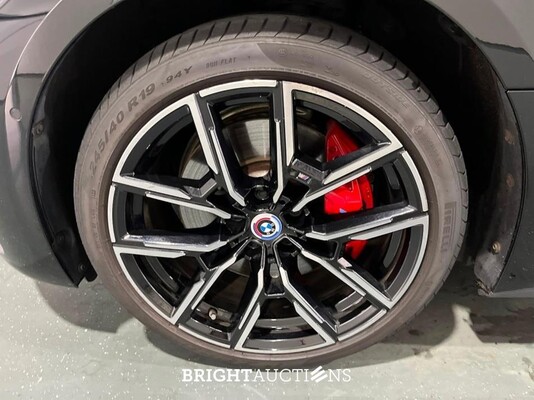 BMW i4 eDrive40 High Executive M-pakket 84 kWh 340pk 2022 (Origineel-NL), P-852-VB