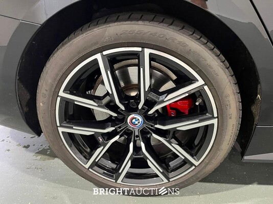 BMW i4 eDrive40 High Executive M-pakket 84 kWh 340pk 2022 (Origineel-NL), P-852-VB