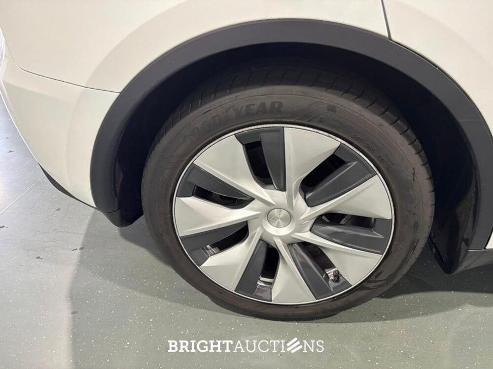 Tesla Model Y RWD 58 kWh 238pk 2023 (Origineel-NL), T-459-KD