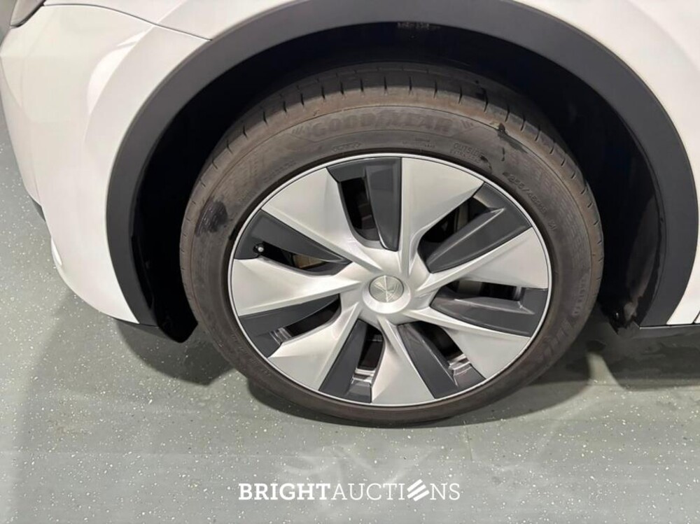 Tesla Model Y RWD 58 kWh 238pk 2023 (Origineel-NL), T-459-KD