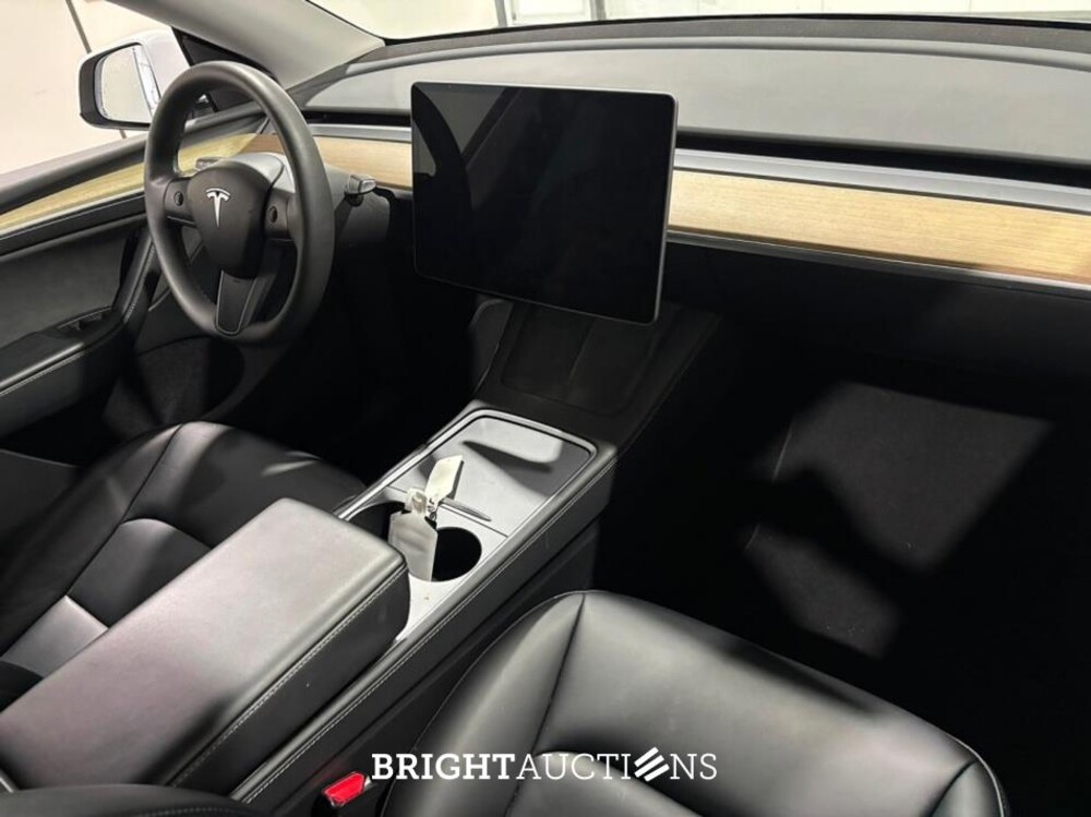 Tesla Model Y RWD 58 kWh 238pk 2023 (Origineel-NL), T-459-KD