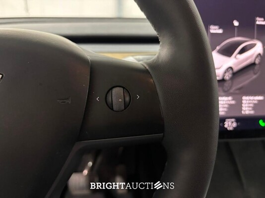 Tesla Model Y RWD 58 kWh 238pk 2023 (Origineel-NL), T-459-KD