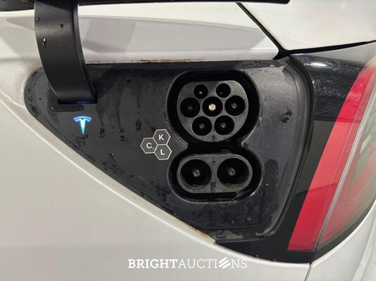 Tesla Model Y RWD 58 kWh 238pk 2023 (Origineel-NL), T-459-KD