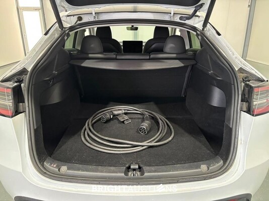 Tesla Model Y RWD 58 kWh 238pk 2023 (Origineel-NL), T-459-KD
