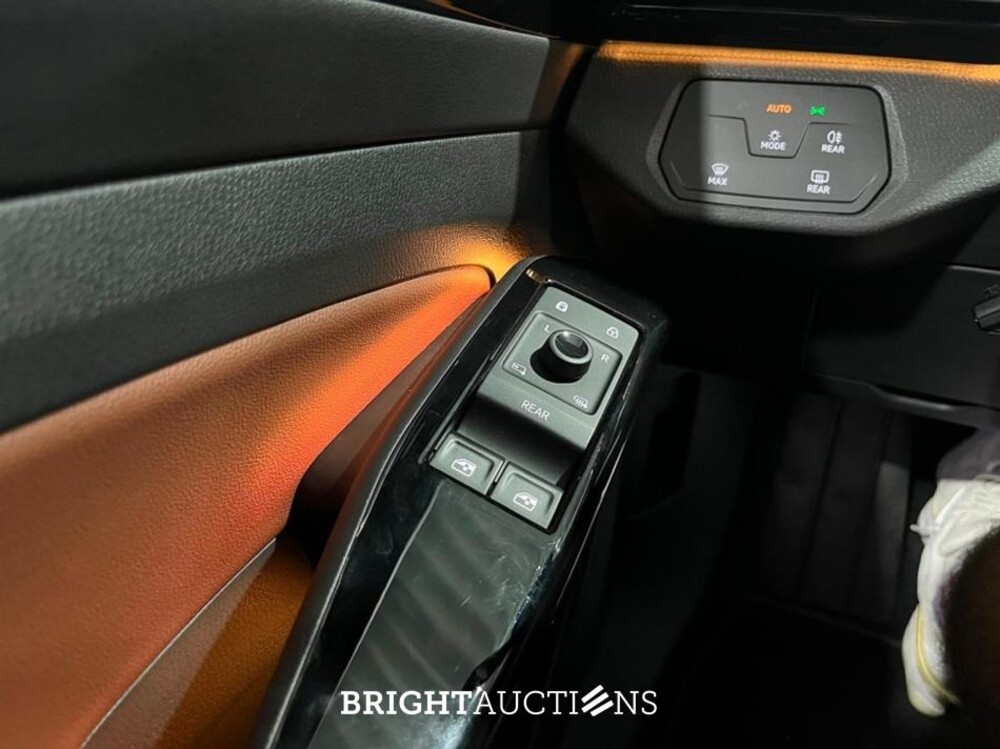 Volkswagen ID.4 Pure 52 kWh 148pk 2022 (Origineel-NL), R-696-RV