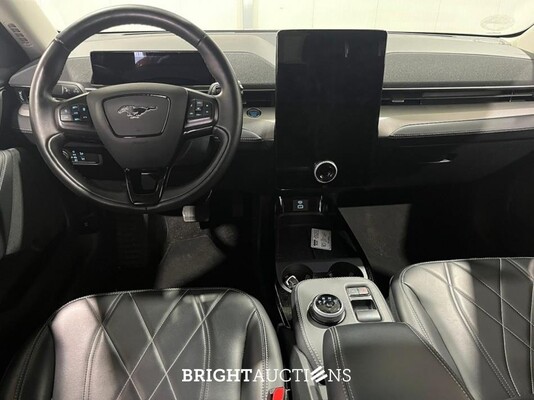 Ford Mustang Mach-E RWD 75 kWh 258pk 2021 (Origineel-NL), L-469-ZT