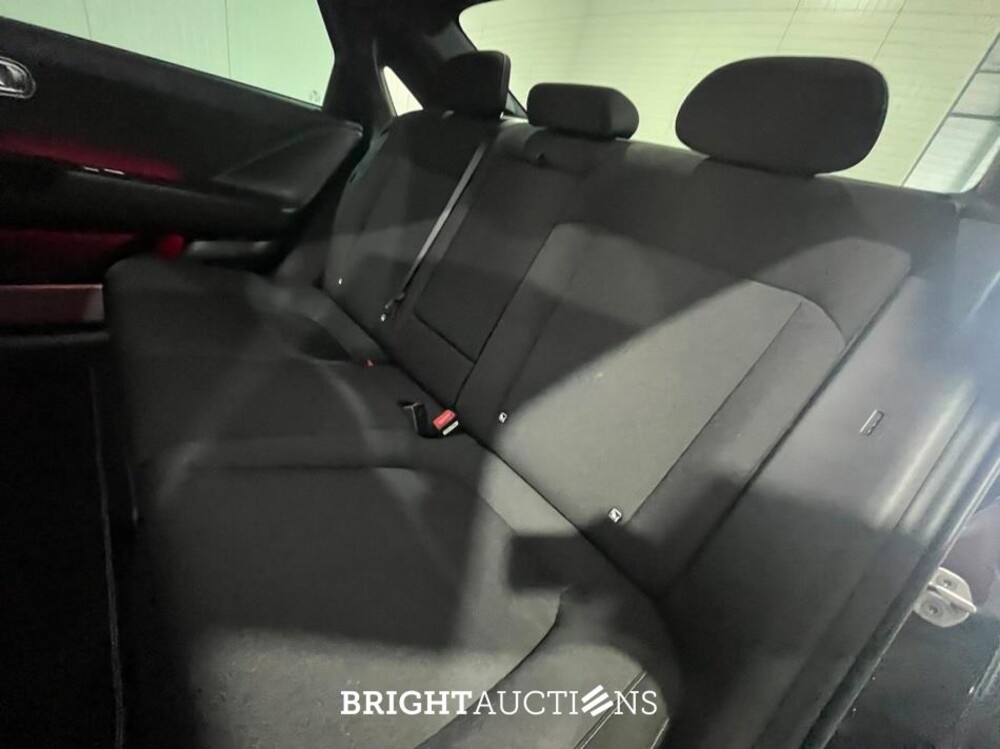 Hyundai IONIQ 6 Connect 77 4 kWh 228pk 2023 (Origineel-NL), T-130-DH