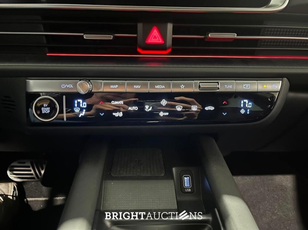 Hyundai IONIQ 6 Connect 77 4 kWh 228pk 2023 (Origineel-NL), T-130-DH