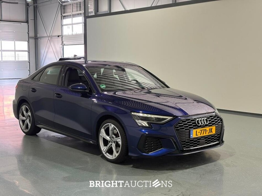 Audi A3 Limousine 30 S edition TFSI 110pk 2021 (Origineel-NL), L-771-JK