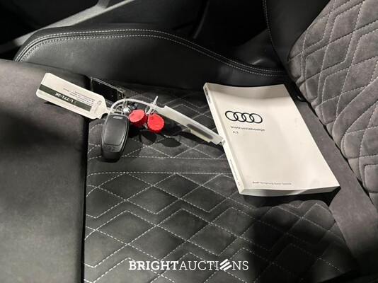 Audi A3 Limousine 30 S edition TFSI 110pk 2021 (Origineel-NL), L-771-JK
