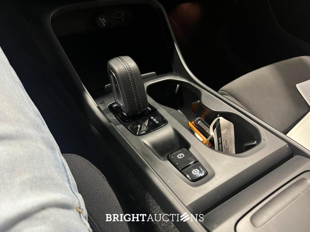 Volvo XC40 T3 Momentum 1.5 163pk 2020 (Origineel-NL), J-009-GG