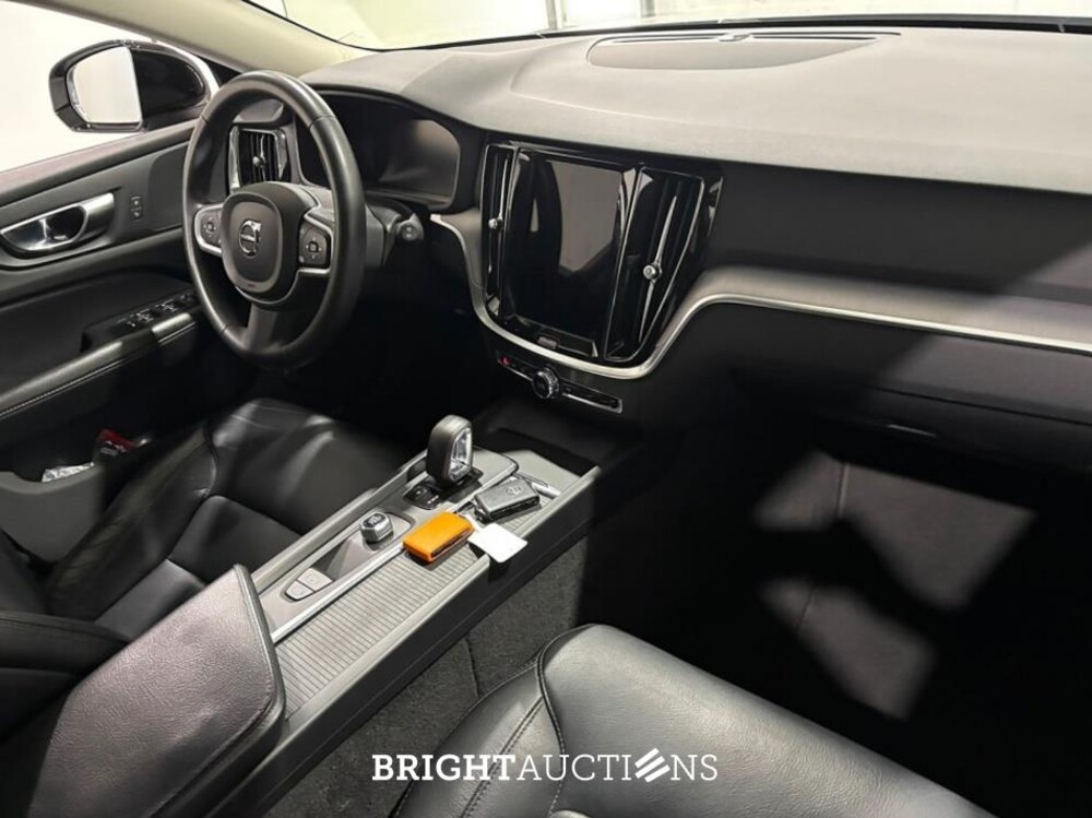 Volvo V60 B3 Momentum Advantage 2.0 163pk 2021 (Origineel-NL), N-731-LF