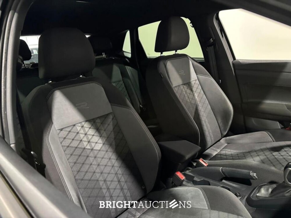 Volkswagen Polo R-Line Business IQ Light 1.0 TSI 110pk 2022 (Origineel-NL), P-478-XX