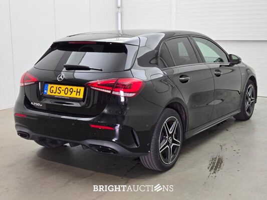 Mercedes-Benz A250 e Business Solution AMG Limited 262pk 2021 A-klasse, GJS-09-H