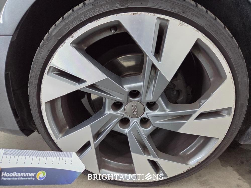 Audi A4 Avant ultra Sport S-Line Edition 2.0 TFSI 190pk 2017 (Origineel-NL), NP-739-K