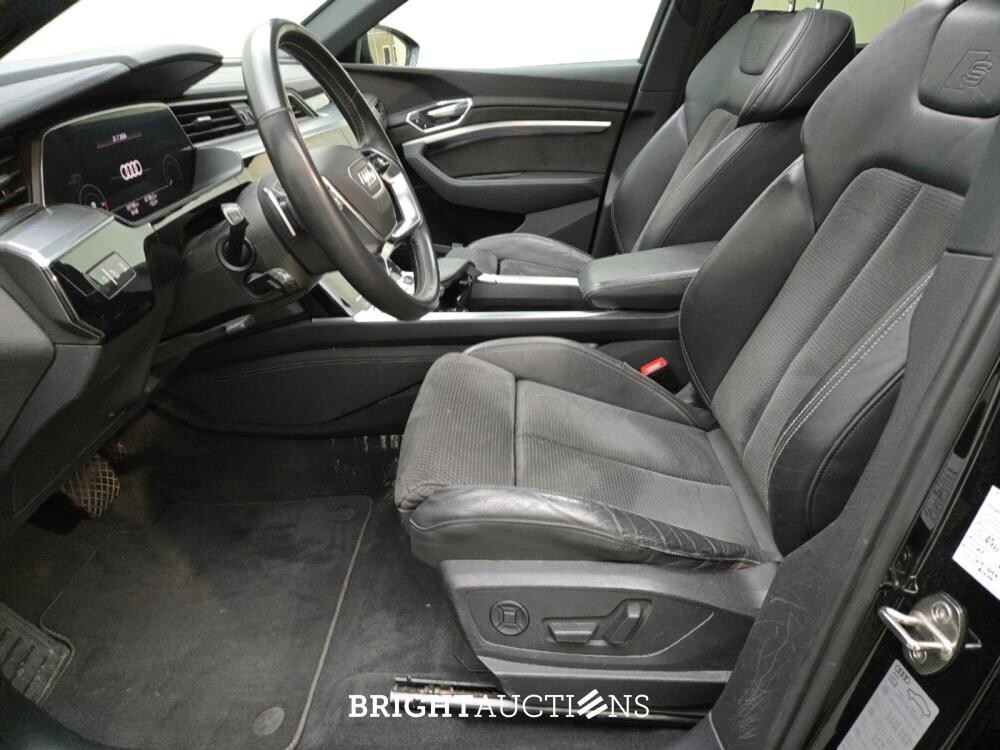 Audi e-tron 50 e-tron Launch edition Black Quattro 71 kWh 313pk 2019 (Origineel-NL), G-641-XR