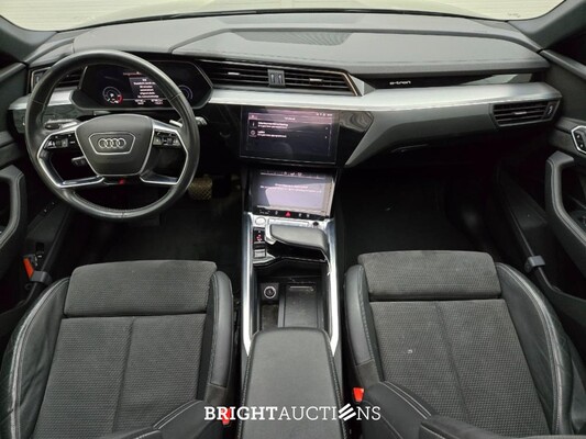 Audi e-tron 50 e-tron Launch edition Black Quattro 71 kWh 313pk 2019 (Origineel-NL), G-641-XR