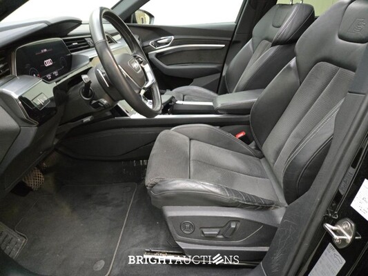 Audi e-tron 50 e-tron Launch edition Black Quattro 71 kWh 313pk 2019 (Origineel-NL), G-641-XR