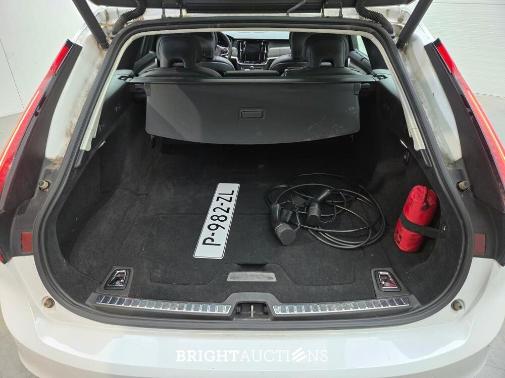 Volvo V90 T6 Plug-in Hybrid Ultimate Bright 2.0 AWD 398pk 2022 (Origineel-NL), P-982-ZL